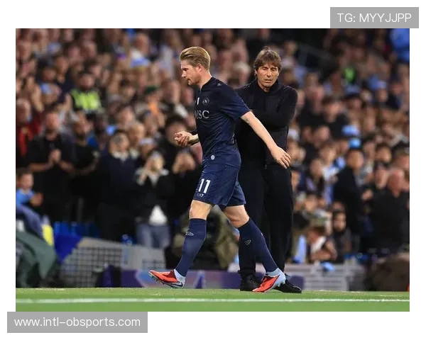 那不勒斯深陷严重伤病潮,德布劳内、安古伊萨等多名关键球员缺阵 那不勒斯深陷严重伤病潮,德布劳内、安古伊萨等多名关键球员缺阵